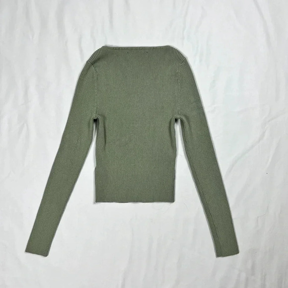 Abercrombie & Fitch Scoop Neck Long Sleeve Sweater - Picture 4 of 8